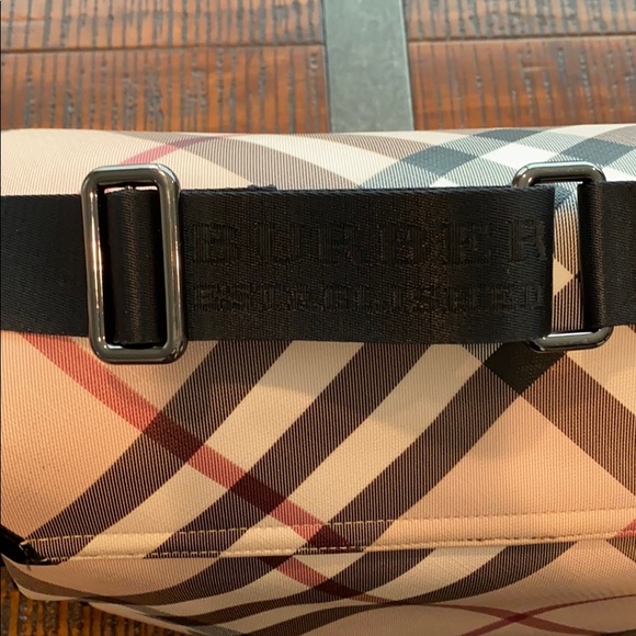 COPY - Burberry Diaper bag - Picture 3 of 5